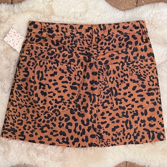 NWT $78 Free People Leopard Print Jean - Picture 5 of 6